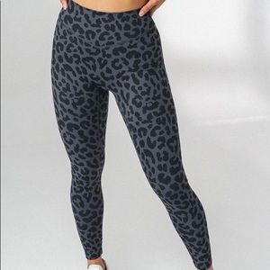 Balance Athletica ascend pant - king cheetah midnight